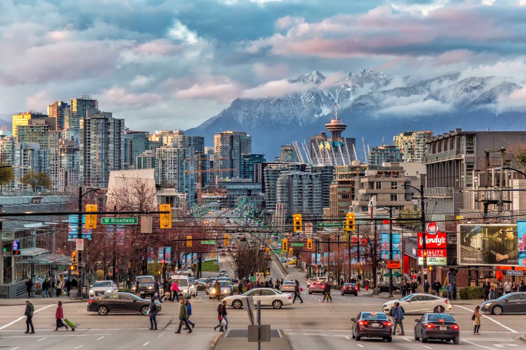 A look into the Vancouver downtown and snow mountain across the strait.