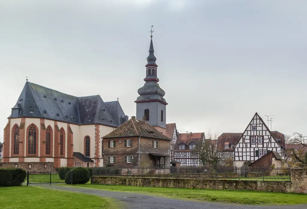 Ansicht der Frauenkirche in Budingen, Deutschland