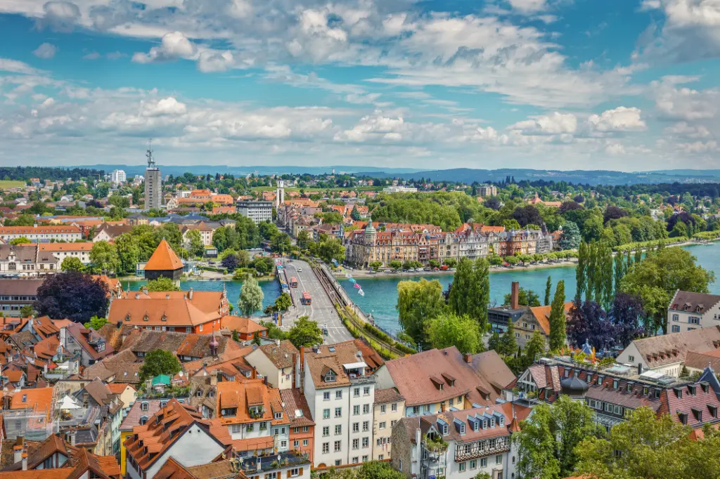Ein Blick auf den Bodensee vom Münster der Stadt Konsnanz aus.