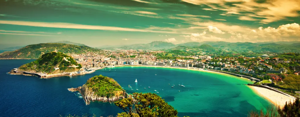 Küstenlinie von San Sebastian in Spanien
