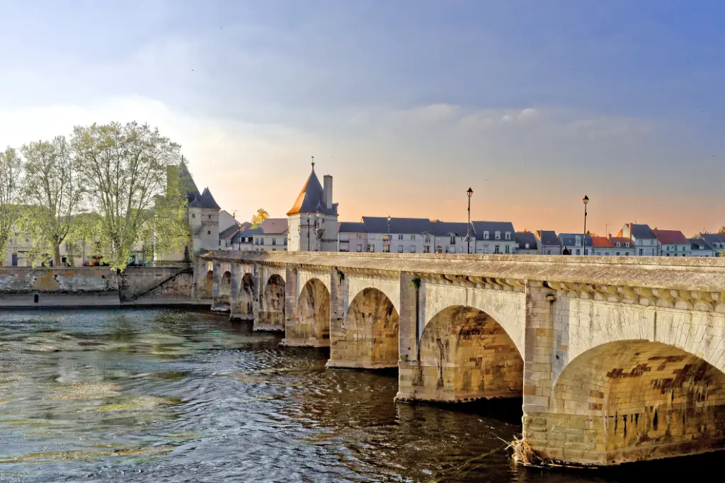 The Bridge Henry IV in Chatellerault, France, was built during the 16th century.