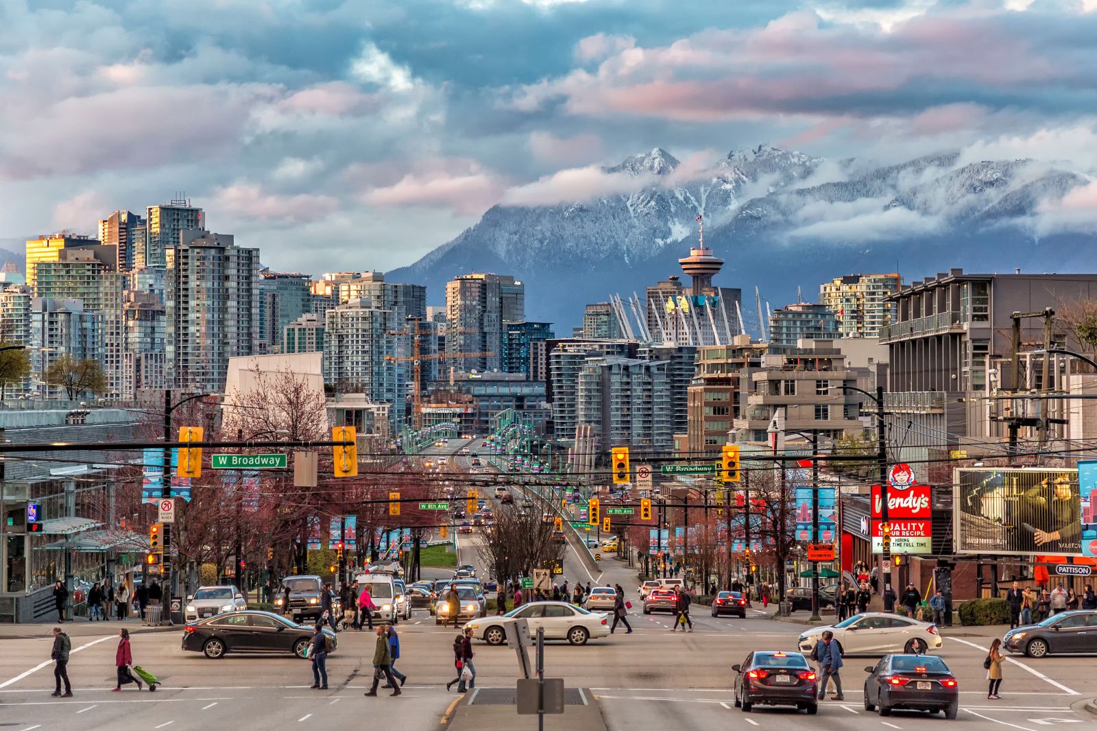 Cruise Canada RV rental in Canada motorhomebookers
